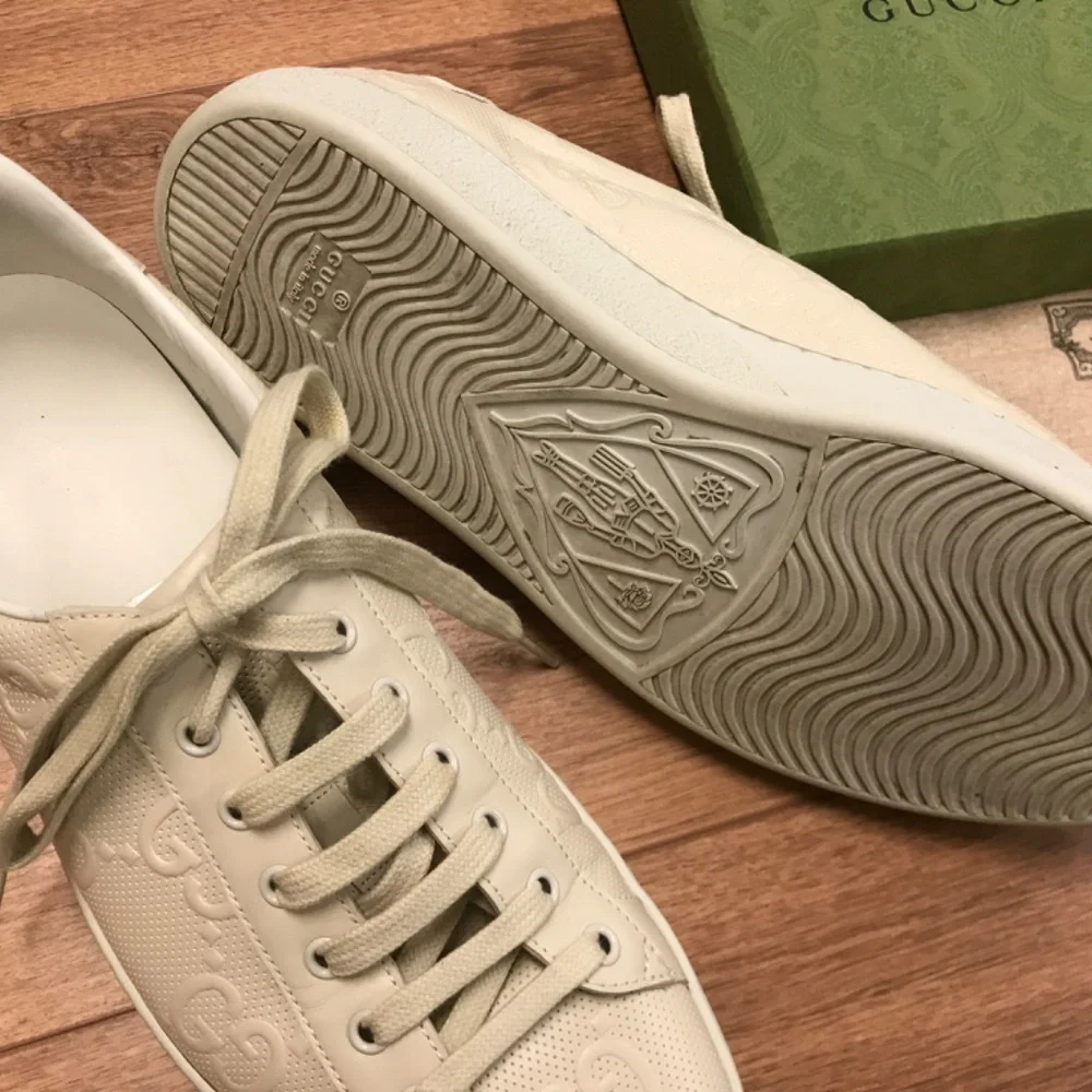 Authentic Gucci Ace Supreme Sneakers Size 11.5 off white / cream white